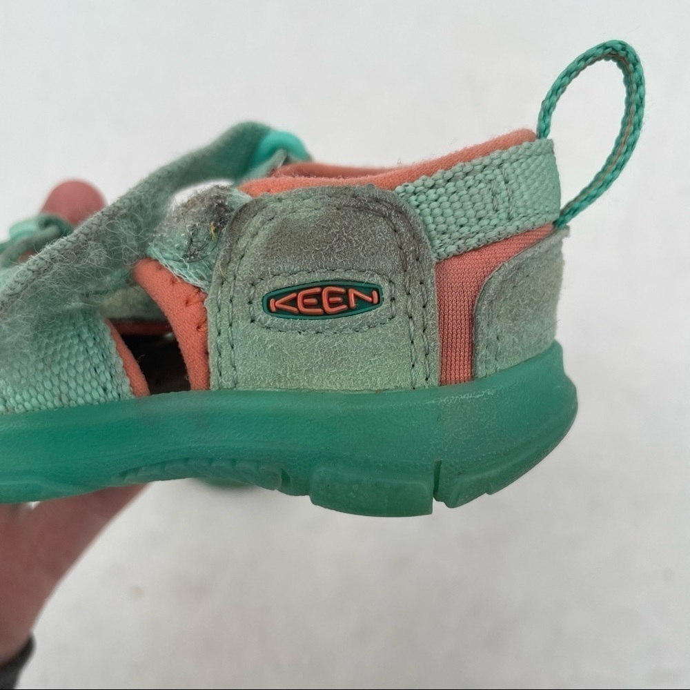KEEN Girls Newport H2 Sandal Color: Cockatoo/Coral size: 6 - Picture 11 of 16